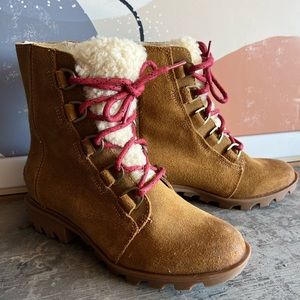 Sorel All Weather boots 7